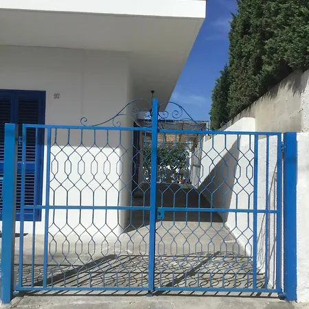 La Casa Dalle Persiane Blu Tatil Evi Nardò
